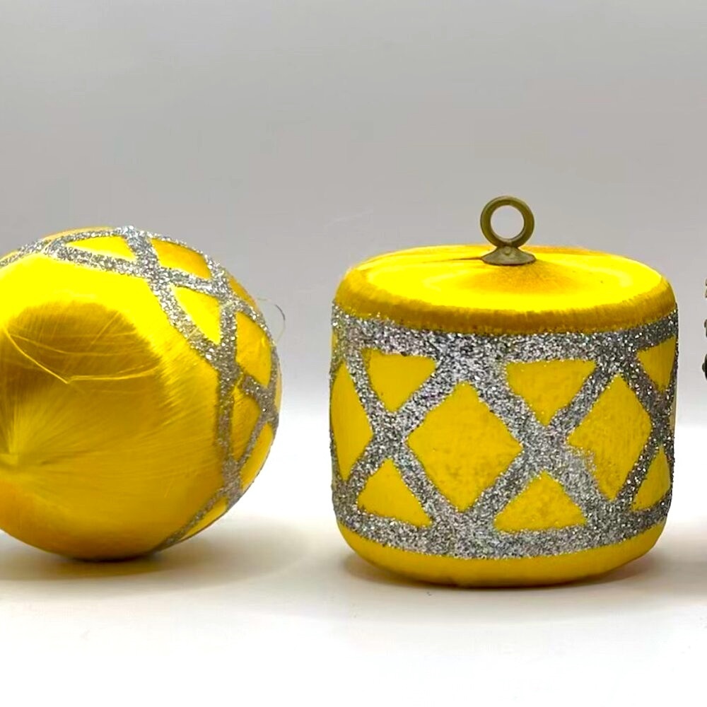 Vintage 1960's Christmas Xmas Push Pin Ornaments - Set of 4 - Picture 4 of 5